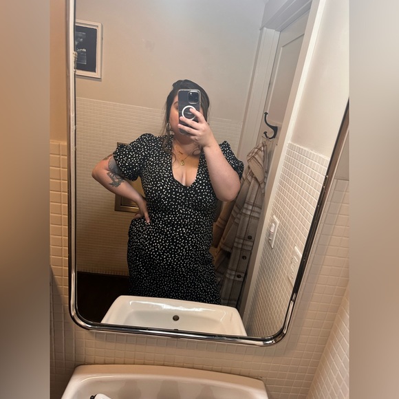 Meet your Posher, Gabi! - Picture 6 of 8